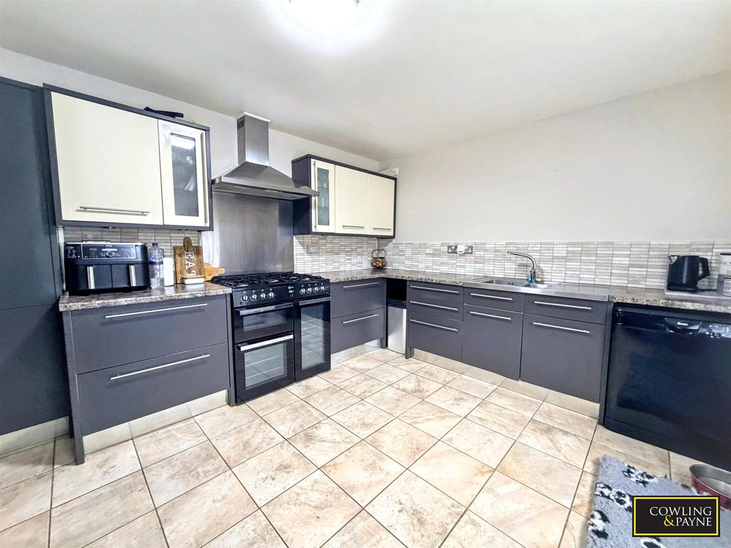 Highcliffe Road, Wickford